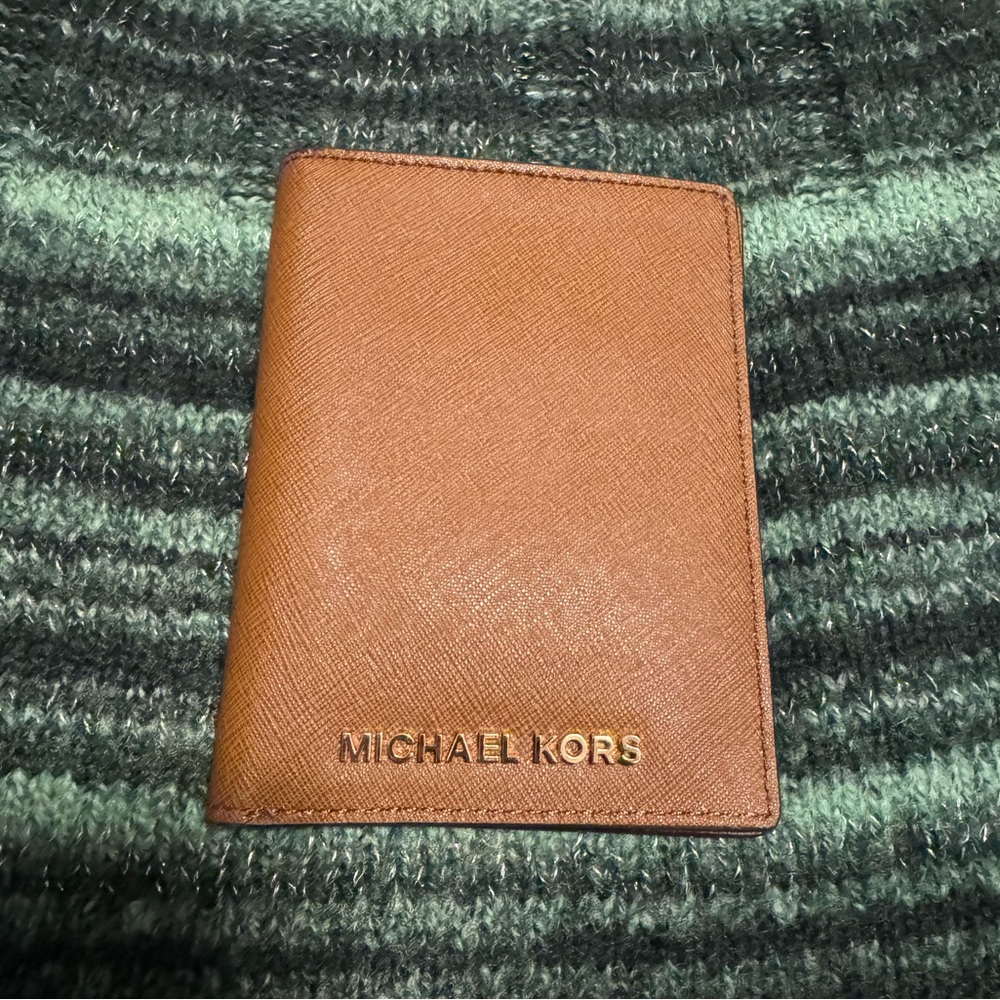 (SOLD) Michael Kors Jet Set Travel Passport Holder Wallet Case (Brown)